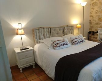 Hotel La Bastie D Urfe - Naussac