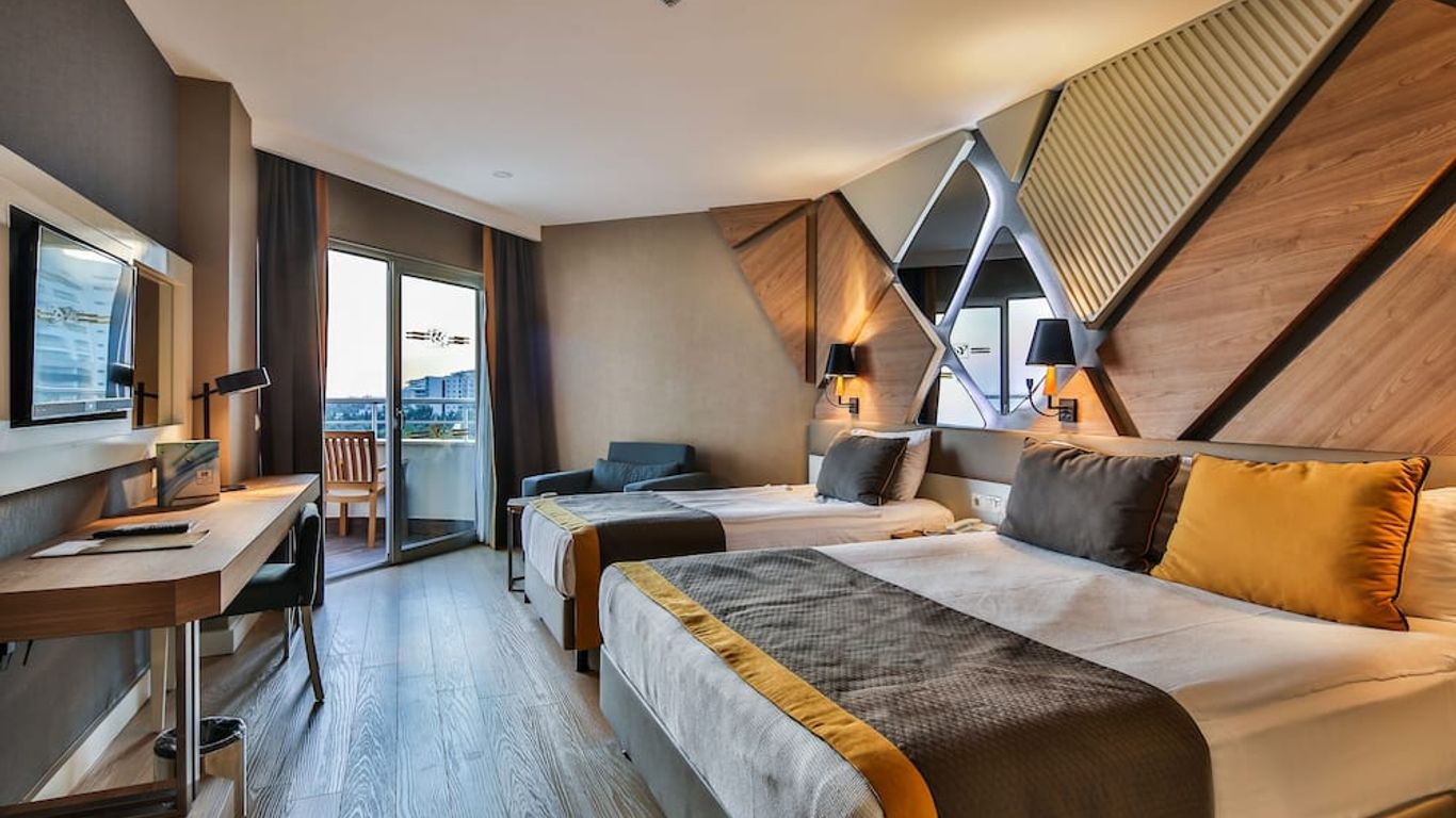 منتجع سارون بالاس