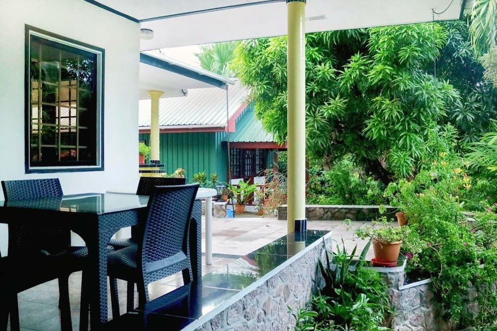 Lapasyans Self-Catering - Beau Vallon - Patio