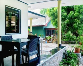 Lapasyans Self-Catering - Beau Vallon - Patio
