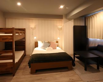 Hotel Ffosaka.Com - Osaka - Habitación