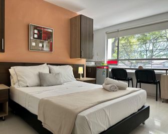 Laureles Guest House Lgh Hotel - Medellín - Bedroom