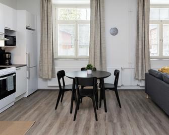 Forenom Serviced Apartments Lahti Hennala - Lahti - Dining room
