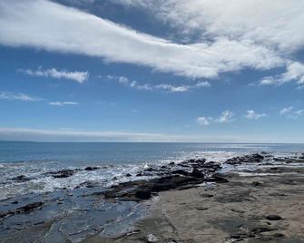 SoulNest - Cozy townhouse for two! - Lorne - Beach