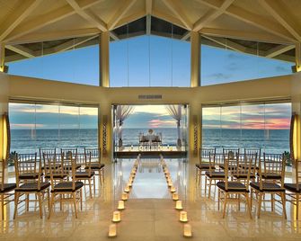 The Seminyak Beach Resort & Spa - קוטה - מסעדה