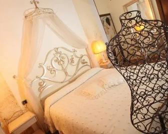 Manuela Le Quattro Coppe - Desenzano del Garda - Bedroom