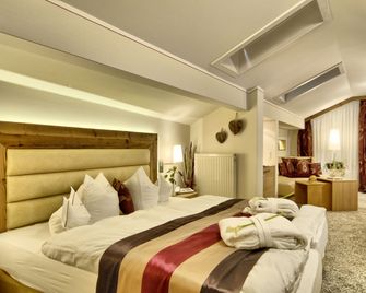 Hotel Neuhäusl Superior - Berchtesgaden - Bedroom