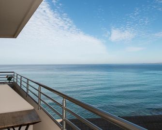 Kronos Hotel - הרקליון - מרפסת