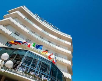 Hotel Des Nations - Vintage Hotel sul mare - Riccione - Building