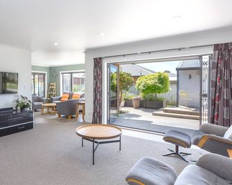 Executive 3 bedroom home - Masterton - Sala de estar