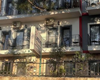 Lotus 4 Mevsim Otel - Ayvalık - Edificio