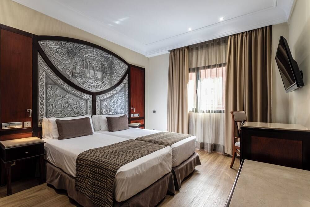 بيتيت بالاس أرتورو صوريا الكالا