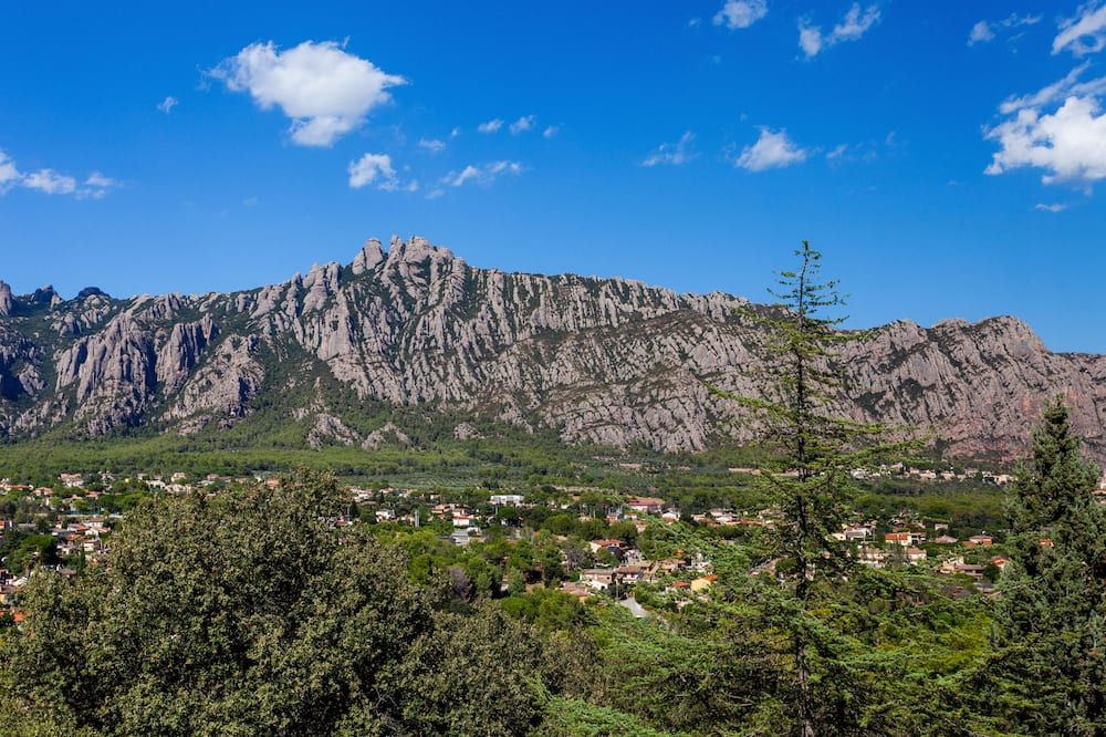 Checkin Montserrat - Collbató - Extérieur