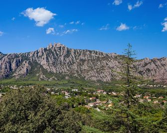 Checkin Montserrat - Collbató - Outdoors view