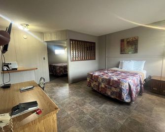 Thunderhill Motel - Swan River - Building