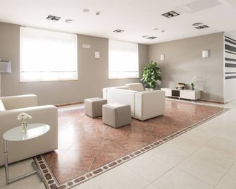 Hotel Isabel de Segura - טרואל - טרקלין