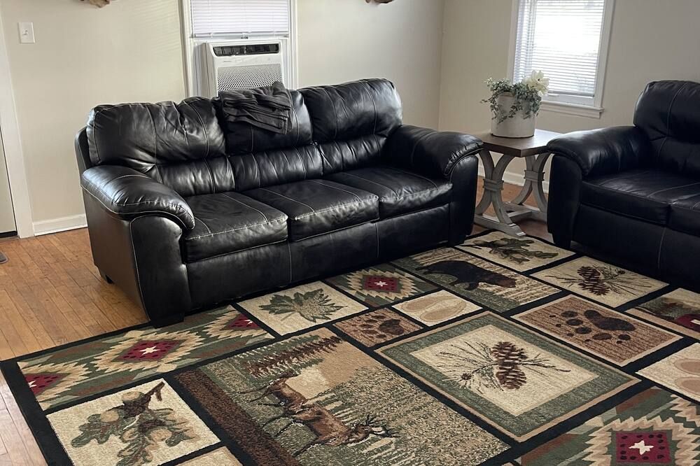 Upgraded farmhouse between Springfield Illinois and St.Lous Missouri - Pittsfield - Вітальня