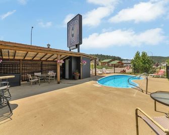 The Cozy Mountain's Edge - Hill City - Piscine
