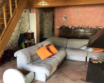 Charming renovated village house Camurac Aude Ariège Ax Pyrenees resort view - Camurac - Wohnzimmer