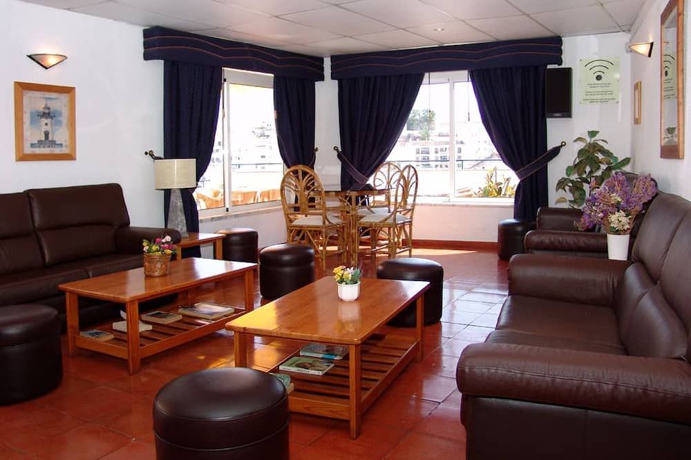 Regina Apartamentos - Albufeira - Wohnzimmer