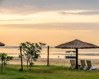 Palm Beach Resort & Spa - Labuan - Platja
