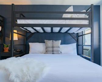 Americas Best Value Inn Sundowner Motel - Winter Park - Bedroom