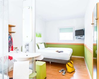 ibis budget Saint-Quentin Centre Gare - Saint-Quentin - Bedroom