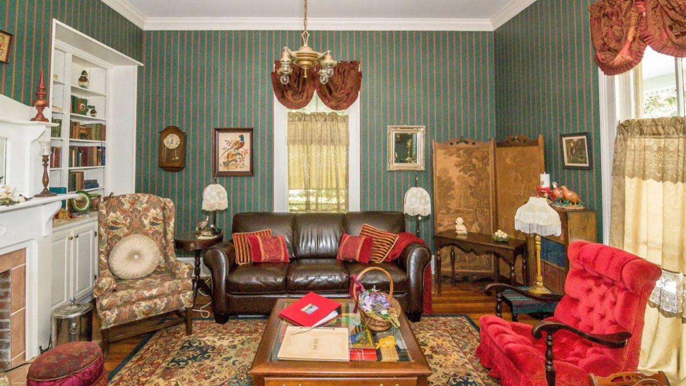 Holly House of Hamilton