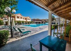 Ecoresort Hotel Zefyros - Agios Kirykos - Pool