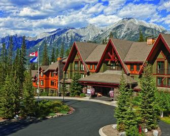 Yes step out into heaven - Canmore - Building