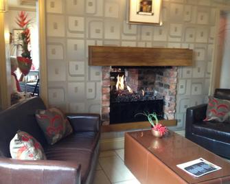 The Metro Hotel & Bar - Southport - Huiskamer