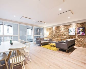Temple Bar Crowne Square Apartments - Dublin - Dining room