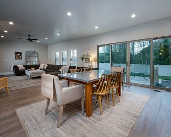 Spacious Wasatch Valley House. Close To Amenities, Restaurants. - Layton - Comedor