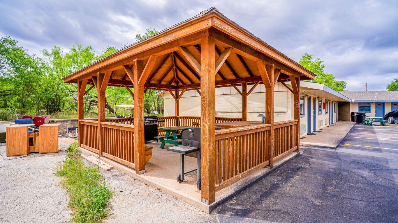 Purple Sage By OYO Snyder Tx