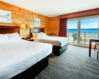 Quality Inn & Suites Mackinaw City Beachfront - Mackinaw City - Schlafzimmer