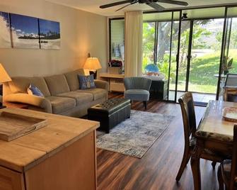 Hale `Ohana ~ Family Home - Kahuku - Living room