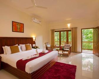 Hotel Savshanti Lake Resort - Saputara - Camera da letto