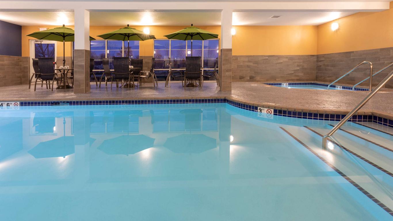 Grandstay Hotel & Suites Rock Valley