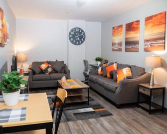 2 Bedroom 2 Bathroom The Heart of Pittsburgh - Pittsburgh - Sala de estar