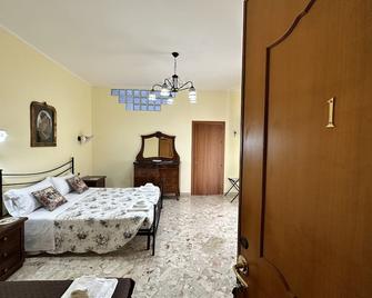 B&B - Piazza Grande - Gela - Schlafzimmer