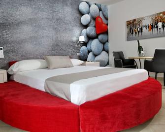 Medea Resort - Bellona - Camera da letto