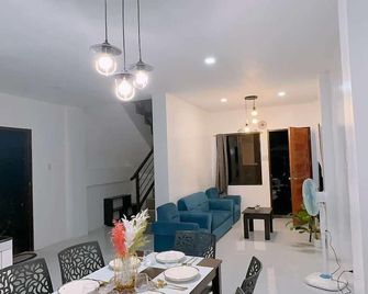 2 Storey Family House in Casa Verde Mati City - Mati - Comedor