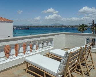 Teresa Spetses - Spétses - Balkon