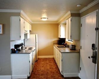Sea Star Suite 256 - Beachcomber Vacation Homes - Cannon Beach - Cocina