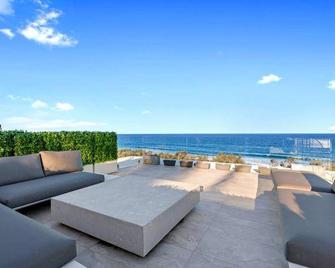 Luxico Beaches at Sunrise (Heated Pool) - Sunrise Beach - Balkon