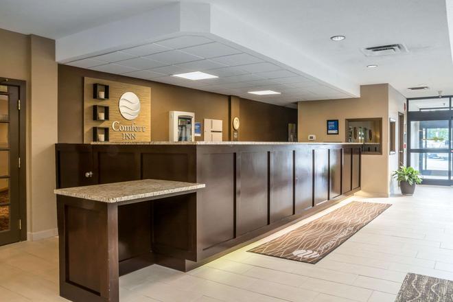 Comfort Inn The Pointe 66 1 8 2 Niagara Falls Hotel Deals