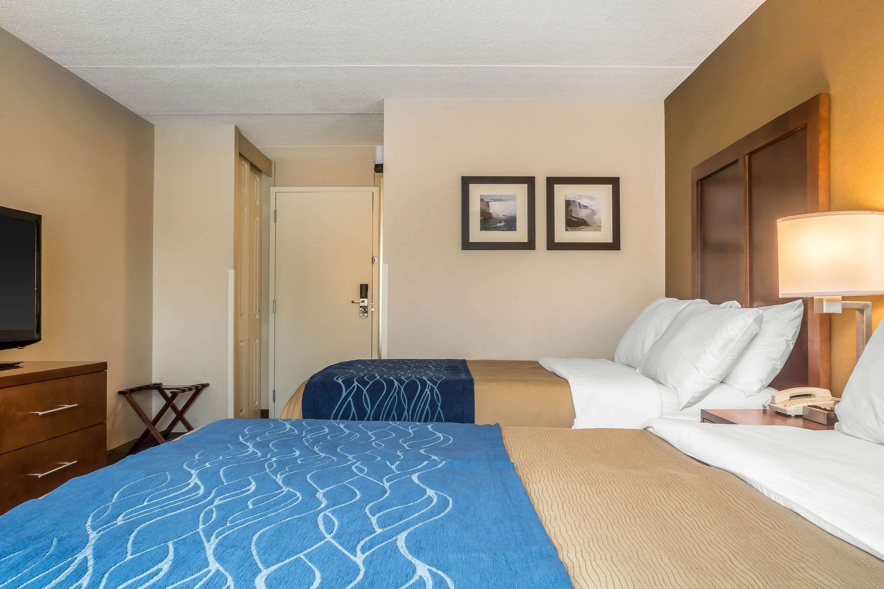 Comfort Inn The Pointe 66 1 8 2 Niagara Falls Hotel Deals