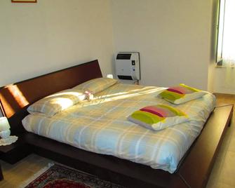 La Casa Dei Nonni - Acqualagna - Habitación