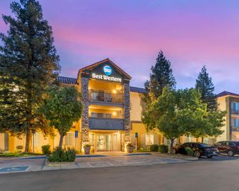 Best Western Visalia Hotel - Visalia - Bygning