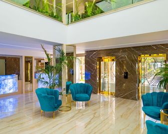 Harmony Suites Grand Resort - סאני ביץ' - לובי
